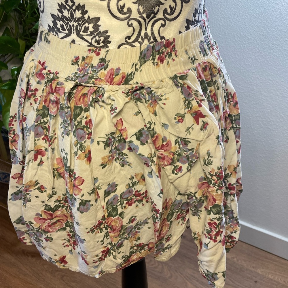 Brandy Melville Mini Floral Skirt OS
